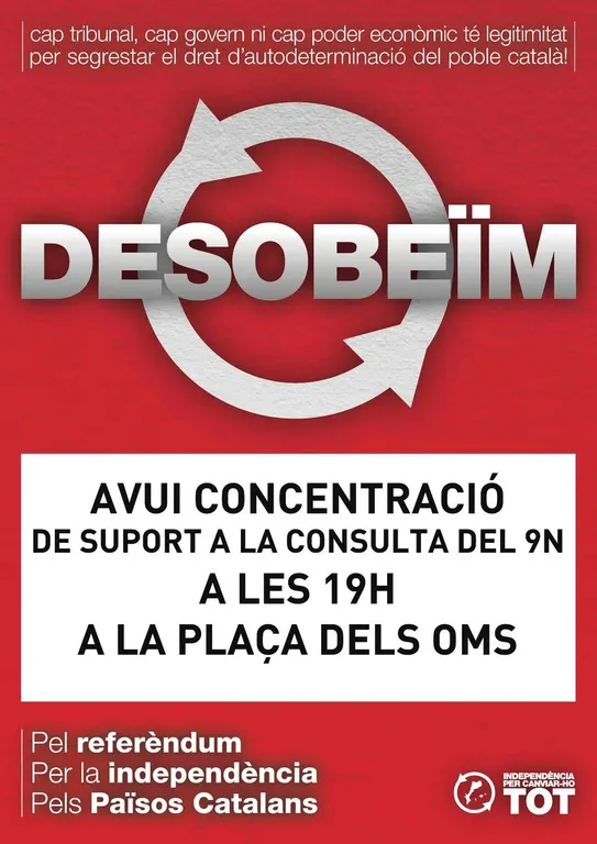 Primera concentració en defensa de la consulta del 9-N