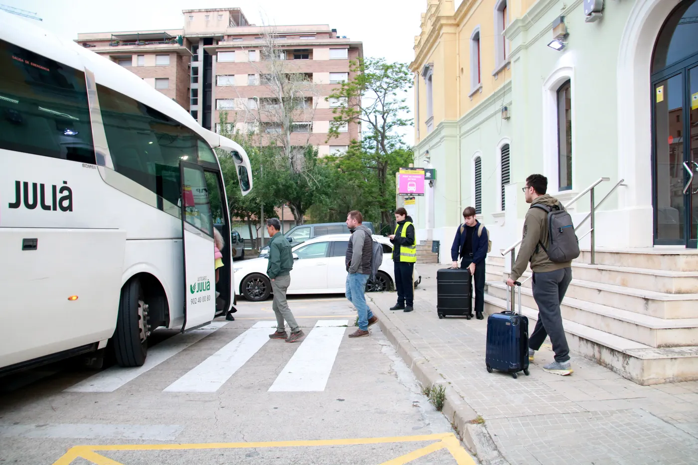 El tall per obres de la R13 provoca problemes a l'estació de Valls