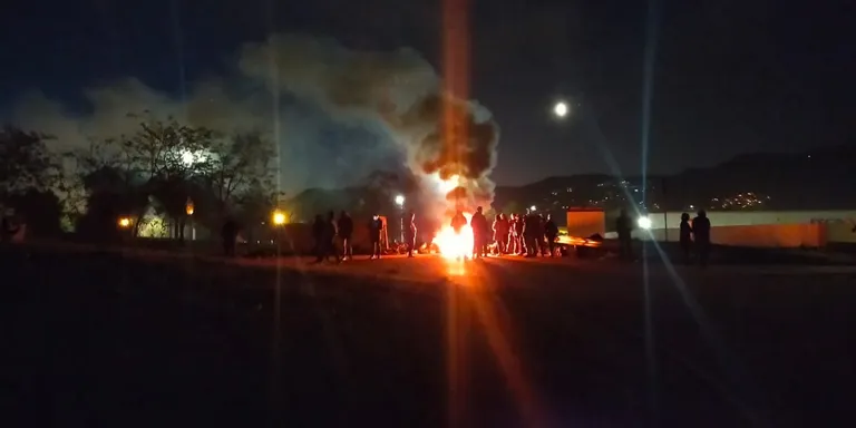 Els funcionaris de presons reprenen les protestes a les portes dels centres