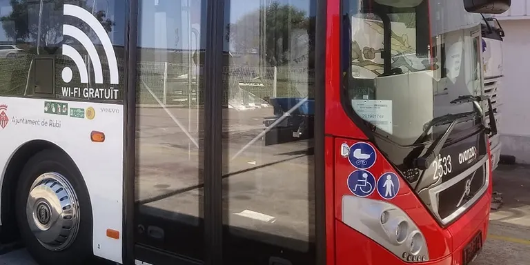 Rubí tindrà cinc autobusos híbrids nous