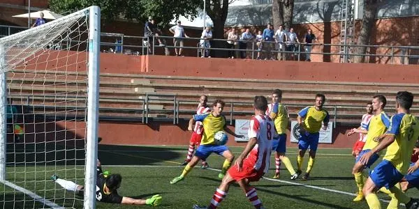 El CE El Catllar perdona i acaba caient golejat davant el CF Ulldecona