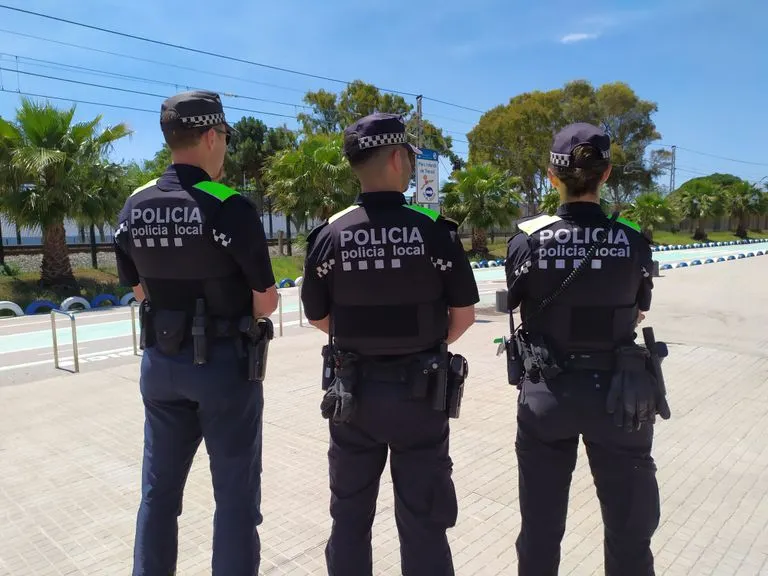 La Policia Local denuncia 44 persones per saltar-se el confinament municipal i el toc de queda
