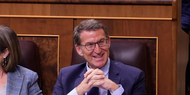 Feijóo diu que la investidura de Sánchez "neix d'un frau" i suposa un acte de "corrupció política"