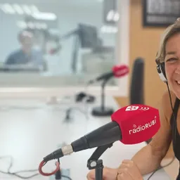 #1237 - Cura de mascotes en època de petards i paràsits - episode art