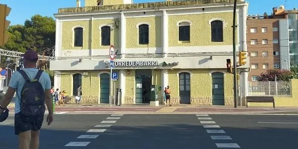 L’Ajuntament de Torredembarra valora oferir alternatives de transport als usuaris de Renfe que van a Barcelona cada dia