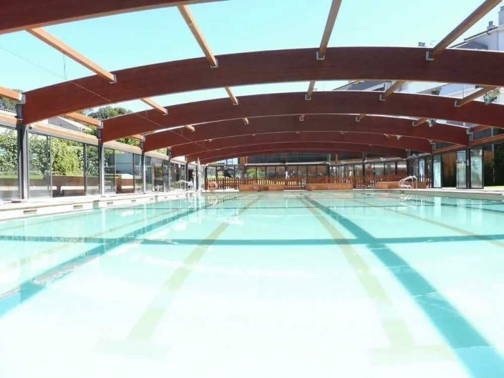 Rubí és l’única gran ciutat de la comarca sense piscina gratuïta durant les onades de calor