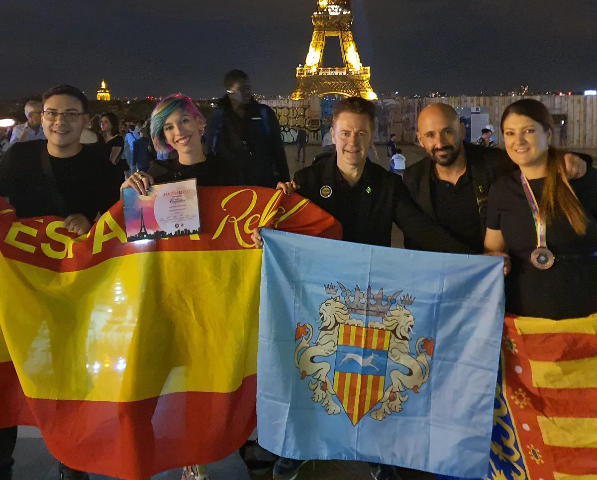El cambrilenc Javi Torrente aconsegueix la tercera posició al campionat del món Hairworld París 2022