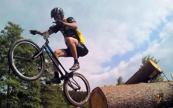 Àngel Batlle aconsegueix la tercera posició al Campionat d’Europa de Biketrial en la màxima categoria