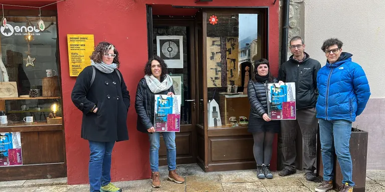 La Seu d'Urgell dóna visibilitat a locals buits del centre històric amb peces d'art als aparadors