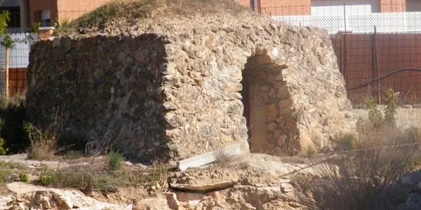 L’Ajuntament d’Altafulla estudia conservar una cabana de pedra seca a l’entorn de la plaça Catalunya