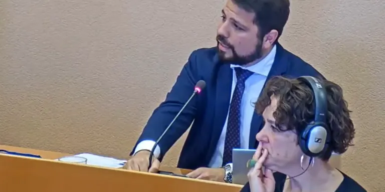 Vox demana que es canviï el presentador de l'Opuscle del Armats