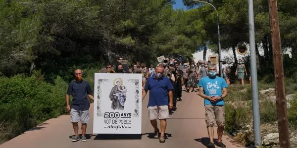 Altafulla reviu la baixada del Quadre de Sant Antoni en un acte popular i molt emotiu
