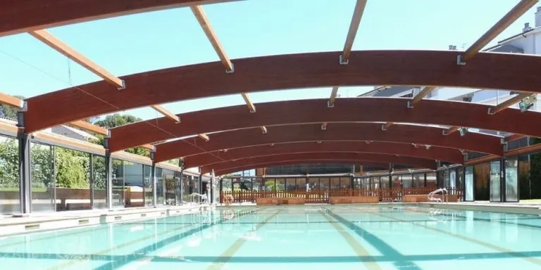 Rubí és l’única gran ciutat de la comarca sense piscina gratuïta durant les onades de calor