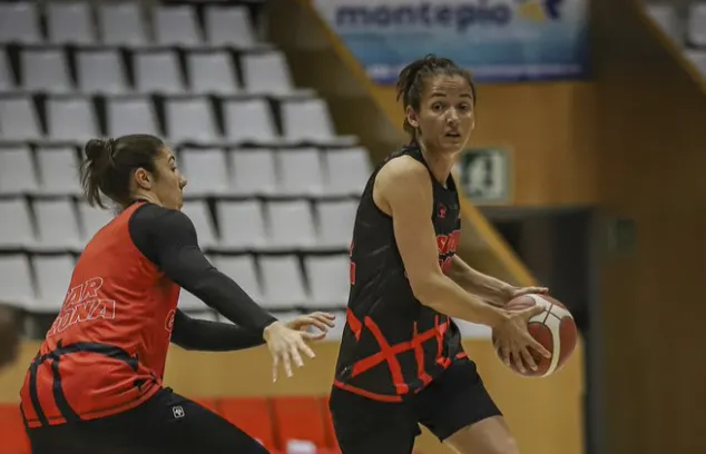 L’Uni Girona cau a l'eliminatòria davant el València Basket