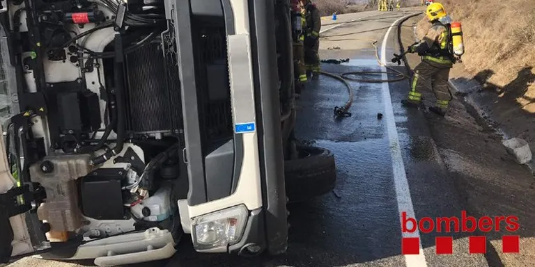Reoberta aquest dimarts la GIV-4082, a Alp, després de l'accident d'un camió de gas