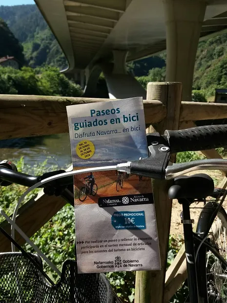 LOS PASEOS GUIADOS EN BICICLETA POR LA VÍA VERDE DEL BIDASOA TIENEN UNA CITA ESTE DOMINGO