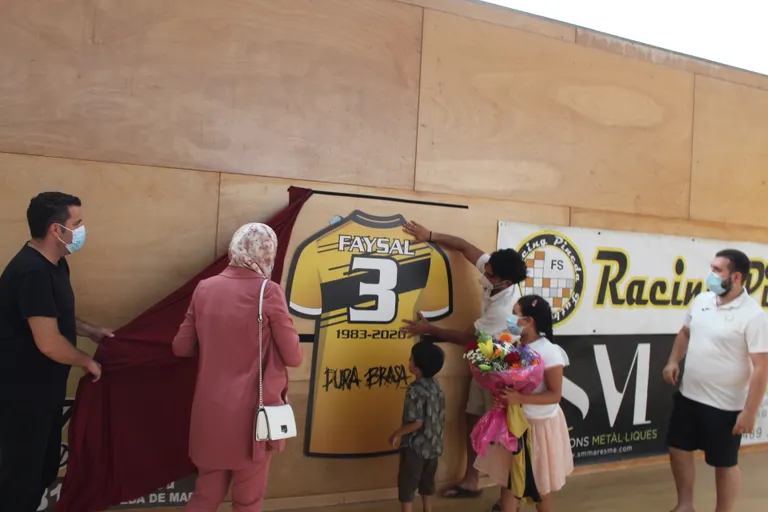 El Racing Pineda fa un a homenatge a Faisal Zemmouri, mort l'any passat durant un partit a Canet de Mar