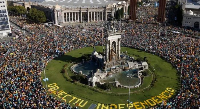 6 autocars plens d'arenyencs participen en la Manifestació de 11S a Barcelona