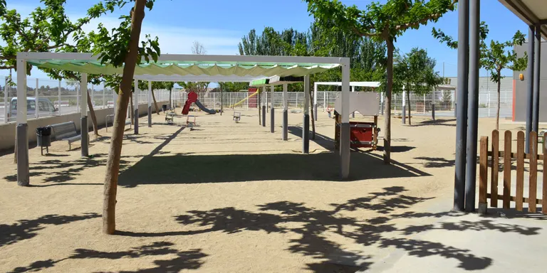 Canviar el terra de sorra del pati de l’Escola La Creu per un de cautxú, proposta més votada dels Pressupostos Participatius del municipi de Torrefarrera, al Segrià