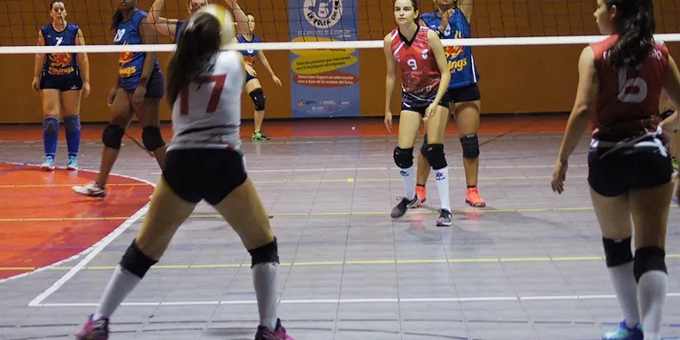 Inici amb derrota del Club Vòlei Rubí