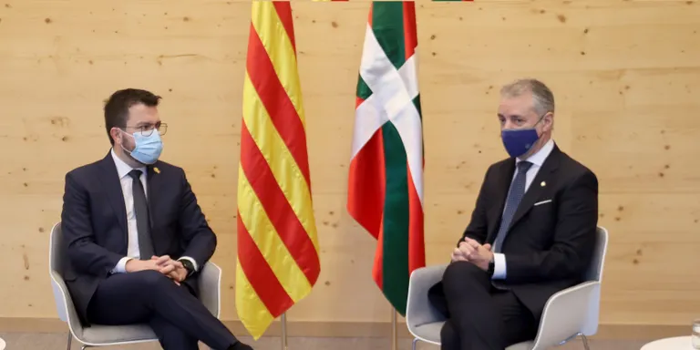 Aragonès i Urkullu es reuneixen a Alp en el marc del XXXIX Consell Plenari de la Comunitat de Treball dels Pirineus