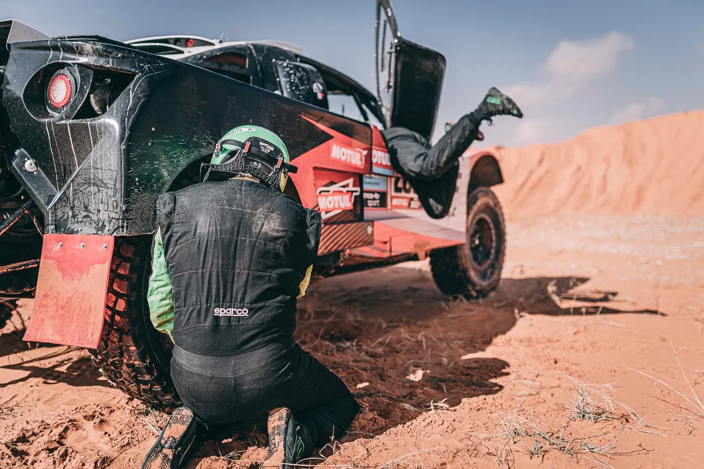 Carlos Sainz i Lucas Cruz sumen la primera victòria al Dakar 2022