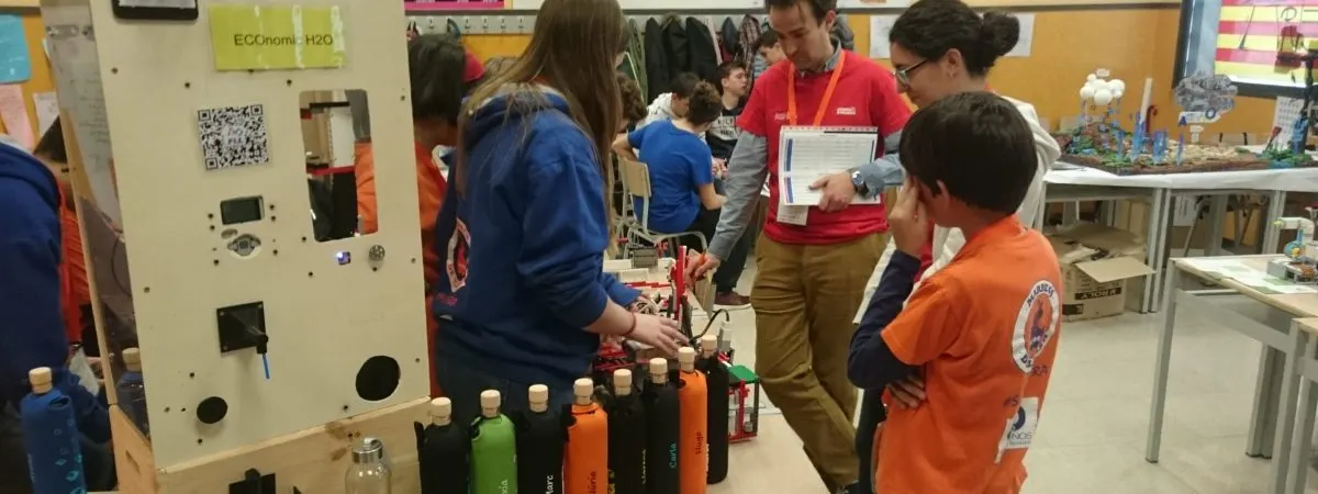 Els Marrecs viatgen a Estònia per a presentar “ECOnomic H20” a la First Lego League Open International