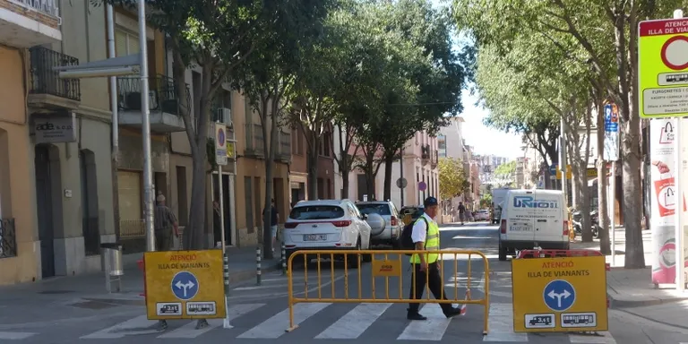 L'ampliació de l'illa de vianants ja és una realitat