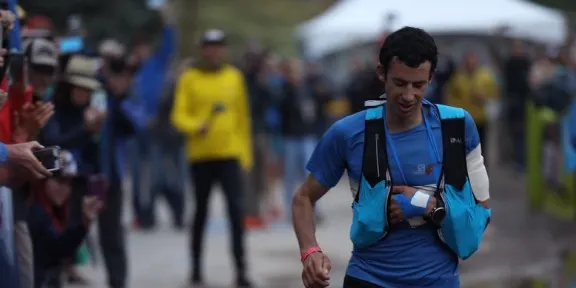 Kilian Jornet guanya la seva quarta Hardrock 100 amb una lesió a l'espatlla