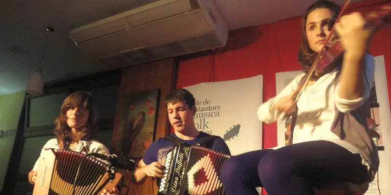 Suspès el Cicle de Cantautors i Música Folk