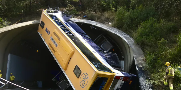 Quatre dels 47 ferits en l’accident d’autobús a la C-32 segueixen en estat greu
