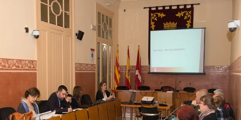 Els veïns de Sant Muç veuen intencionalitat del consistori per enviar les notificacions al juliol