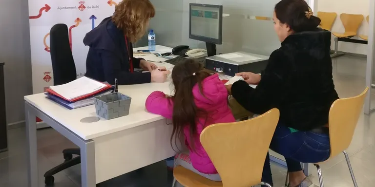 L'Oficina Municipal d'Escolarització ja funciona al primer pis de l'OAC