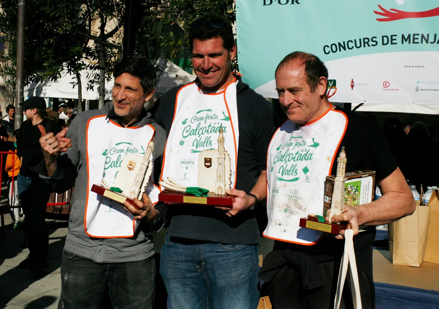 Adrià Wegrzyn torna a guanyar el concurs de menjar calçots