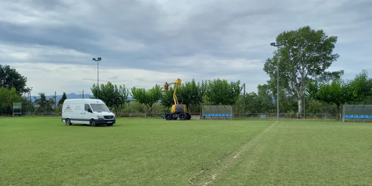 Un DEA salva la vida a un futbolista del CE Maià
