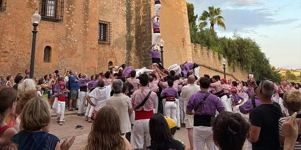 Els Castellers d’Altafulla completen a Ferran “la millor diada de la temporada”