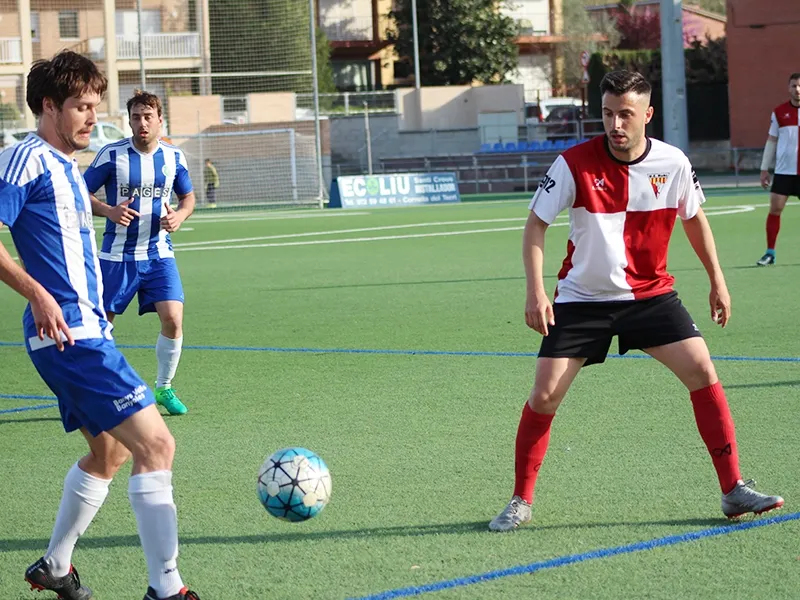 Aitor Torres va tornar al doble pivot a Banyoles