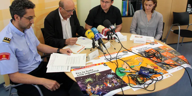 La campanya 'Revetlles amb precaució' es reforça amb xerrades informatives