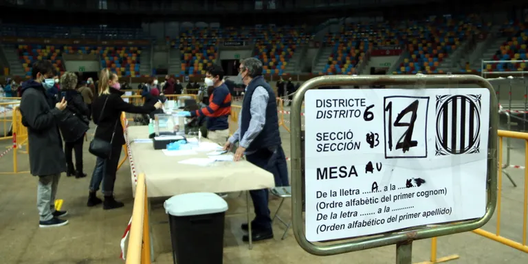 Les meses que s'han constituït més tard de les 9h no allargaran l'horari de votació més enllà de les 20h