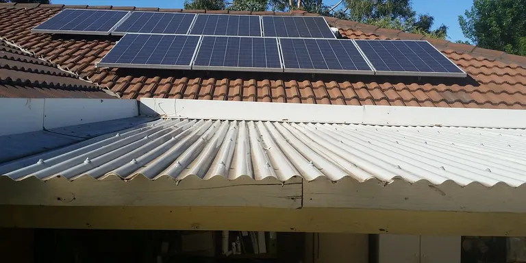 El consistori baixa l'IBI i aprova bonificacions per instal·lar plaques solars