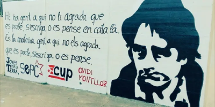 Pinten una paret de l'Institut Els Tres Turons en homenatge a Ovidi Montllor