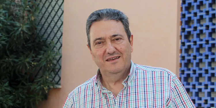 El conocido enfermero Manolo Laínez anima en COPE Utrera a participar en la campaña especial de vacunación infantil y juvenil