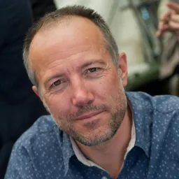 Entrevistes de la Justa del 3/5/2017 — Del Pol Sud al Pol Nord: Albert Bosch i el documental "2.304.000 passes", el temps a Sant Just i tertúlia de Champions (Madrid-Atlético, Mònaco-Juve) - episode art