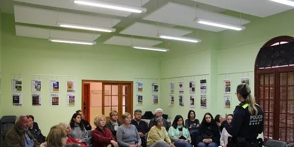 Incrementar la seguretat i l’autoconfiança de les dones, principal objectiu del taller de defensa personal de la Policia Local d’Altafulla