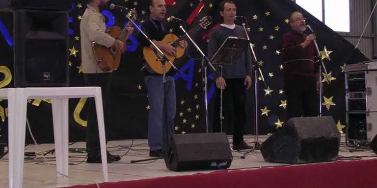Cantada d'havaneres amb l'orquestra Marinada