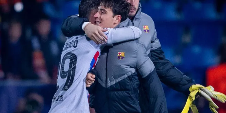 Nit d'estrena pel nou futur del Barça