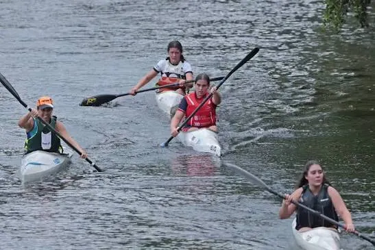 CERCA DE 300 PARTICIPANTES EN EL 59 DESCENSO INTERNACIONAL DEL RIO BIDASOA ORGANIZADO POR SANTIAGOTARRAK