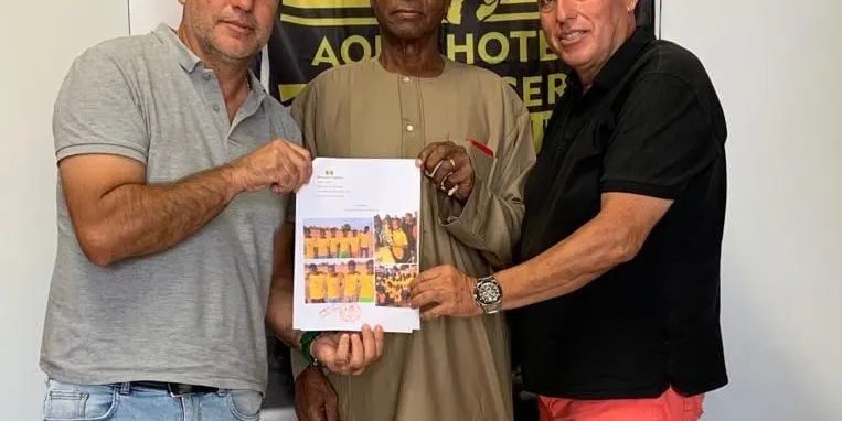 L'Aquahotel FC de Pineda ha fet donació de material esportiu al Senegal
