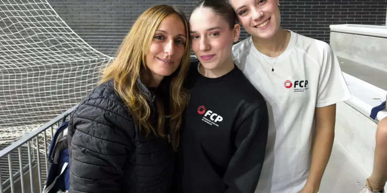 Núria Navarro, del Solsona Patí Club, puja al tercer lloc del podi al Trofeu Nacional de patinatge de Castella i Lleó