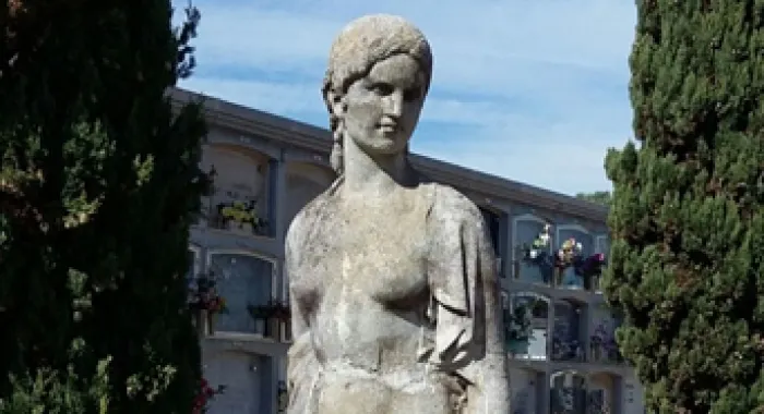La família de Joan Colom dóna una escultura a l'Ajuntament